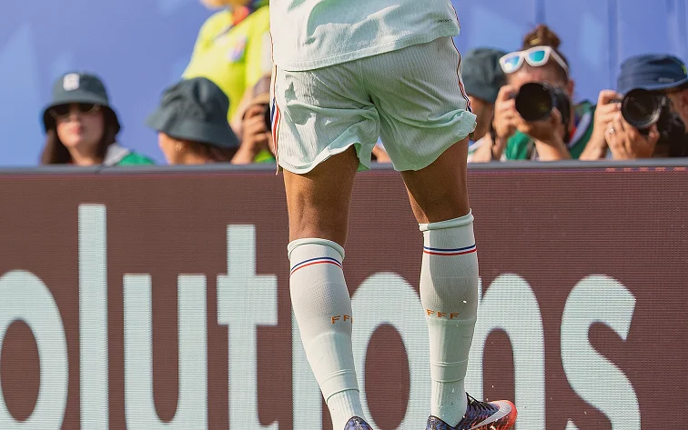 技术席前的比赛数据屏幕(网络层:谁传给谁,写在一张图上)